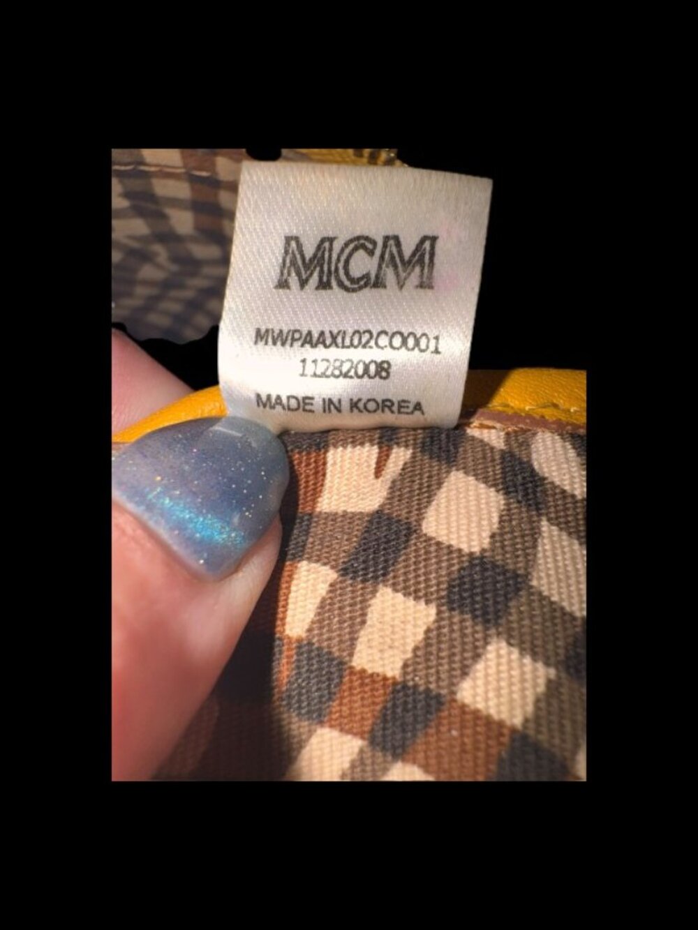 MCM Medium Liz Reversible Shopper | Cognac + Yellow - Picture 11 of 15